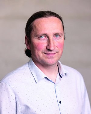 Adrian Pasternak Portrett